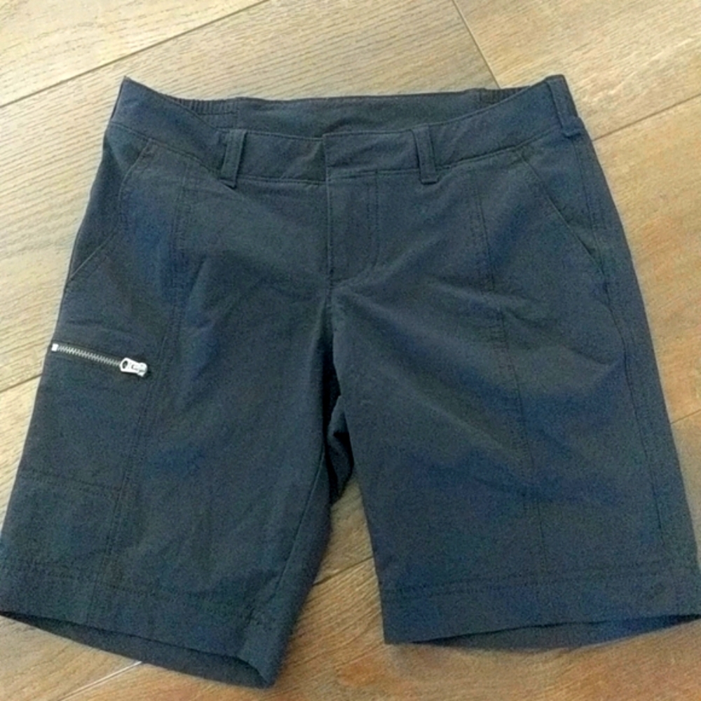 Athleta Palisade Short Hiking Travel Beach Size 2 BLACK